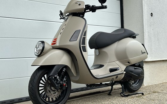 Gebrauchtmotorrad Vespa GTV 300 - Bild 4 Gebrauchtmotorrad Vespa GTV 300 - Bild 4