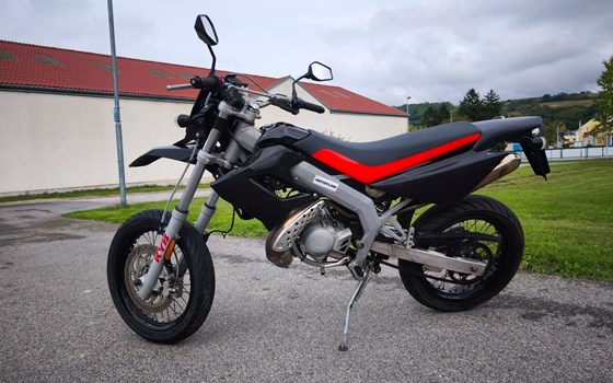 Gebrauchtmotorrad Derbi Senda DRD Racing 50 SM - Bild 4 Gebrauchtmotorrad Derbi Senda DRD Racing 50 SM - Bild 4