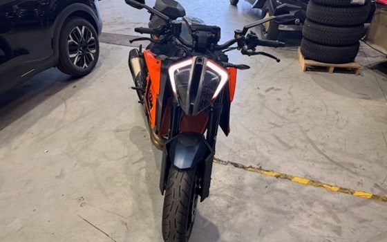 Gebrauchtmotorrad KTM 1290 Super Duke R - Bild 6 Gebrauchtmotorrad KTM 1290 Super Duke R - Bild 6
