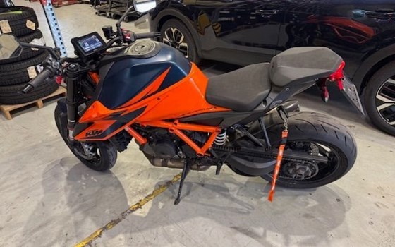 Gebrauchtmotorrad KTM 1290 Super Duke R - Bild 7 Gebrauchtmotorrad KTM 1290 Super Duke R - Bild 7