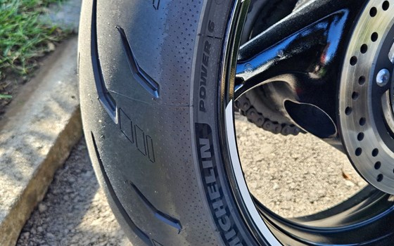 Gebrauchtmotorrad Suzuki GSR 750 - Bild 13