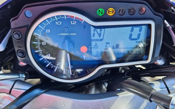 Gebrauchtmotorrad Suzuki GSR 750 - Bild 2