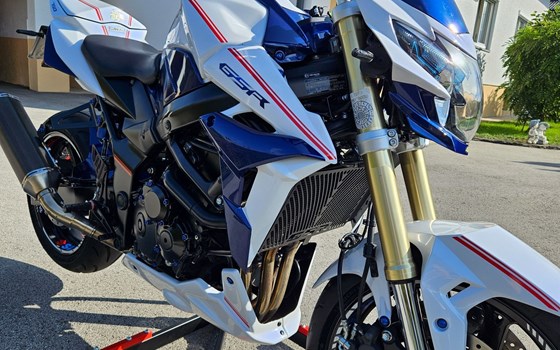 Gebrauchtmotorrad Suzuki GSR 750 - Bild 6