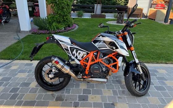 Gebrauchtmotorrad KTM 690 Duke R - Bild 1 Gebrauchtmotorrad KTM 690 Duke R - Bild 1