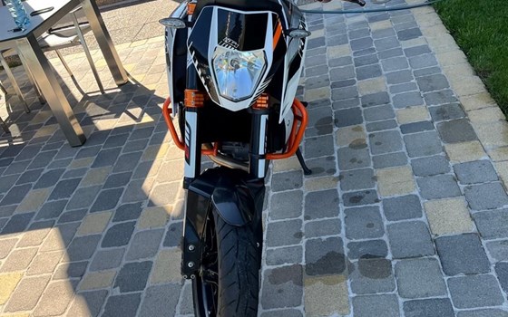 Gebrauchtmotorrad KTM 690 Duke R - Bild 2 Gebrauchtmotorrad KTM 690 Duke R - Bild 2