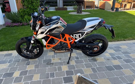 Gebrauchtmotorrad KTM 690 Duke R - Bild 3 Gebrauchtmotorrad KTM 690 Duke R - Bild 3