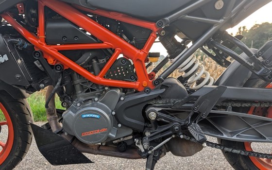 Gebrauchtmotorrad KTM 125 Duke - Bild 2 Gebrauchtmotorrad KTM 125 Duke - Bild 2