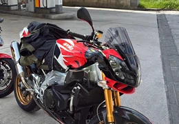 Gebrauchte Aprilia RSV 1000 Tuono R Gebrauchte Aprilia RSV 1000 Tuono R