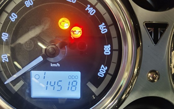 Offerta Triumph Bonneville T120 Black Gold Line - Immagine 2