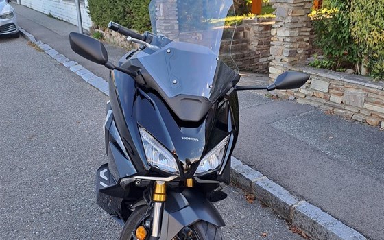 Gebrauchtmotorrad Honda Forza 750 - Bild 3