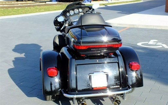 Gebrauchtmotorrad Harley-Davidson Tri Glide Ultra Classic FLHTCUTG - Bild 3