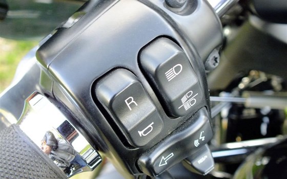 Gebrauchtmotorrad Harley-Davidson Tri Glide Ultra Classic FLHTCUTG - Bild 7