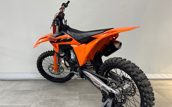 Gebrauchtmotorrad KTM 300 SX - Bild 4 Gebrauchtmotorrad KTM 300 SX - Bild 4