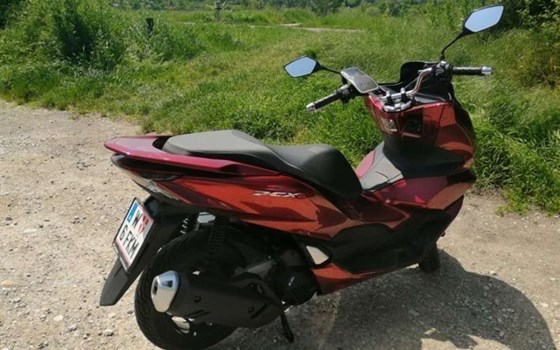 Gebrauchtmotorrad Honda PCX125 - Bild 1 Gebrauchtmotorrad Honda PCX125 - Bild 1