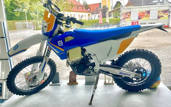 Neufahrzeug Husqvarna FE 350 Heritage - Bild 1