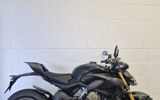 Gebrauchtmotorrad Ducati Streetfighter V4 S - Bild 1