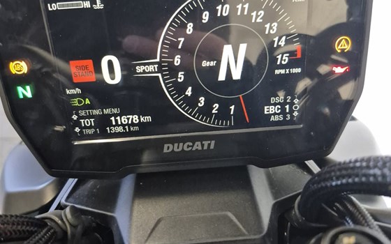 Gebrauchtmotorrad Ducati Streetfighter V4 S - Bild 3