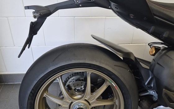 Gebrauchtmotorrad Ducati Streetfighter V4 S - Bild 7
