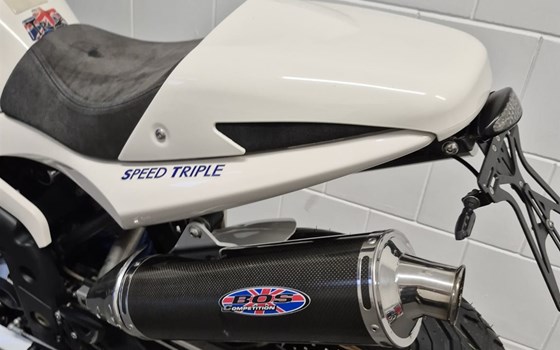 Gebrauchtmotorrad Triumph Speed Triple 1050 - Bild 18