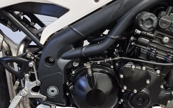 Gebrauchtmotorrad Triumph Speed Triple 1050 - Bild 9