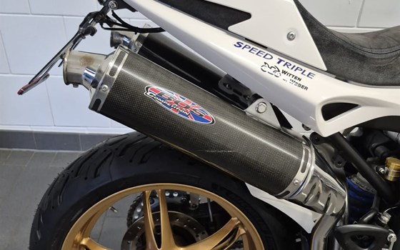 Gebrauchtmotorrad Triumph Speed Triple 1050 - Bild 10