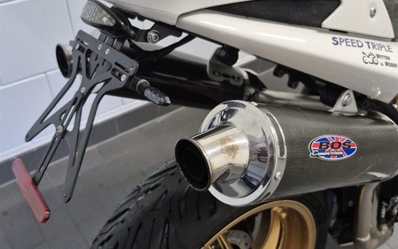 Gebrauchtmotorrad Triumph Speed Triple 1050 - Bild 12