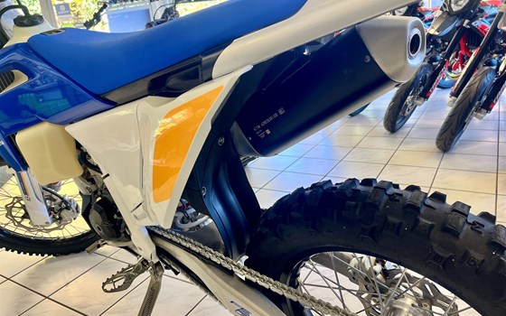 Gebrauchtmotorrad Husqvarna FE 250 Heritage - Bild 3