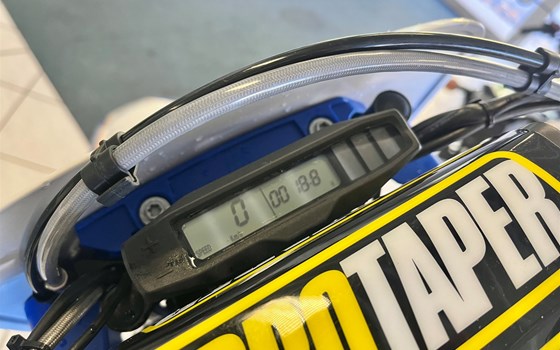 Gebrauchtmotorrad Husqvarna FE 250 Heritage - Bild 5