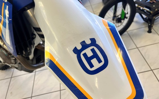 Gebrauchtmotorrad Husqvarna FE 250 Heritage - Bild 7