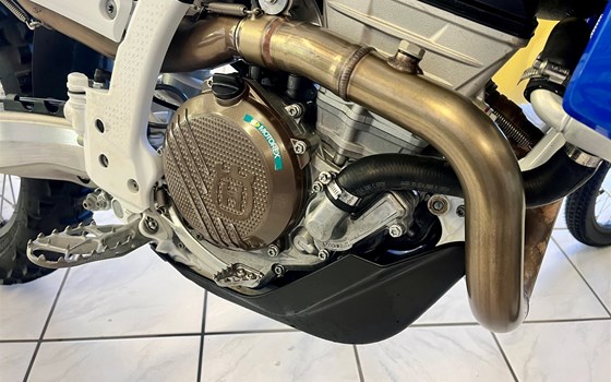 Gebrauchtmotorrad Husqvarna FE 250 Heritage - Bild 9