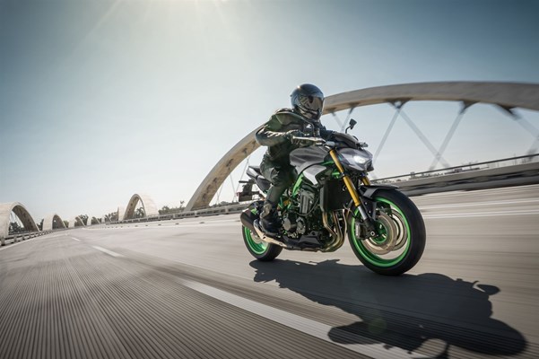 Kawasaki Z900 SE (GY2 Grau) - Bild 7