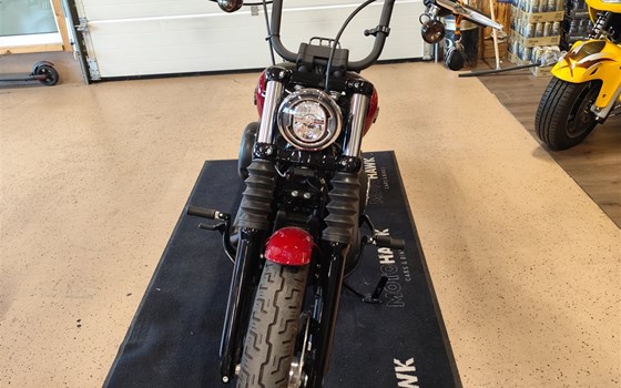 Gebrauchtmotorrad Harley-Davidson Softail Street Bob FXBB - Bild 6