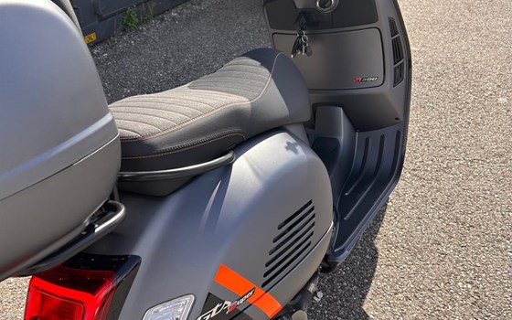 Gebrauchtmotorrad Vespa GTS 300 hpe Super Sport - Bild 15
