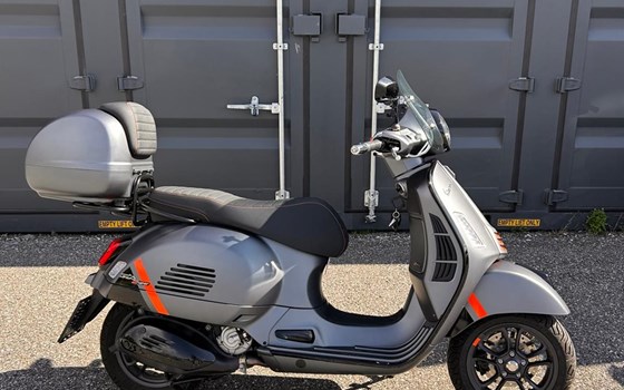 Gebrauchtmotorrad Vespa GTS 300 hpe Super Sport - Bild 4