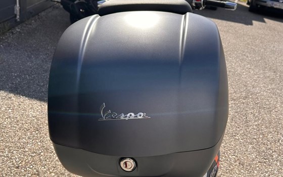 Gebrauchtmotorrad Vespa GTS 300 hpe Super Sport - Bild 8