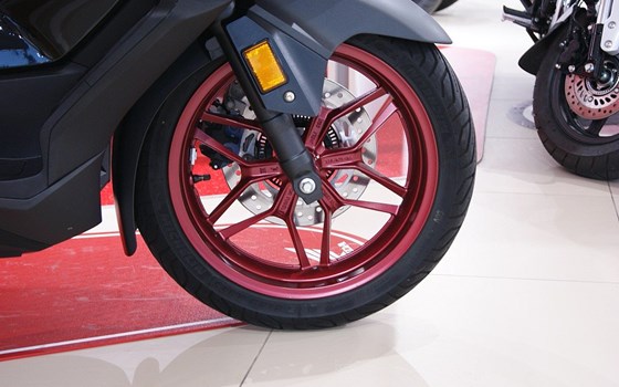 Gebrauchtmotorrad Honda Forza 125 - Bild 3