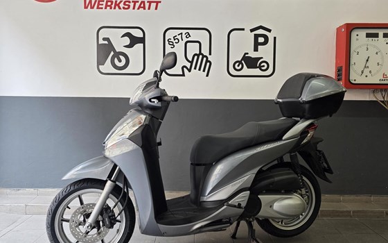 Gebrauchtmotorrad Honda SH300i - Bild 1 Gebrauchtmotorrad Honda SH300i - Bild 1