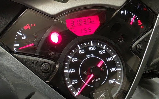 Gebrauchtmotorrad Honda SH300i - Bild 3 Gebrauchtmotorrad Honda SH300i - Bild 3