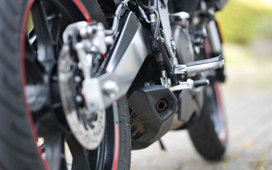 Gebrauchtmotorrad Aprilia Tuono 125 - Bild 10