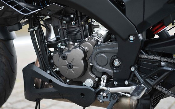 Gebrauchtmotorrad Aprilia Tuono 125 - Bild 5