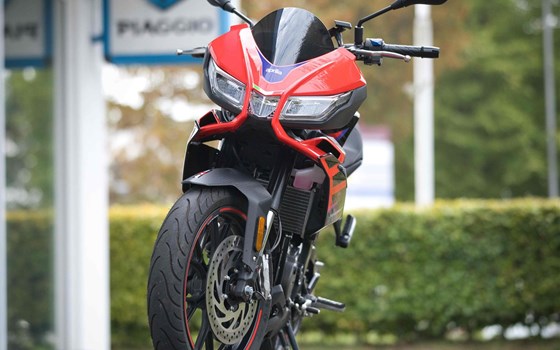 Gebrauchtmotorrad Aprilia Tuono 125 - Bild 2