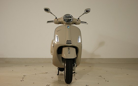 Neufahrzeug Vespa GTS 125 - Bild 2 Neufahrzeug Vespa GTS 125 - Bild 2
