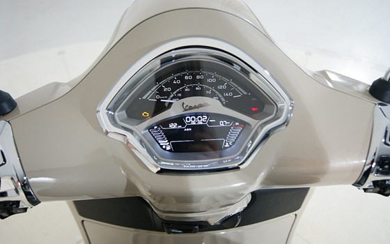 Neufahrzeug Vespa GTS 125 - Bild 9