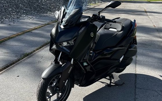 Gebrauchtmotorrad Yamaha XMAX 300 Tech MAX - Bild 8 Gebrauchtmotorrad Yamaha XMAX 300 Tech MAX - Bild 8