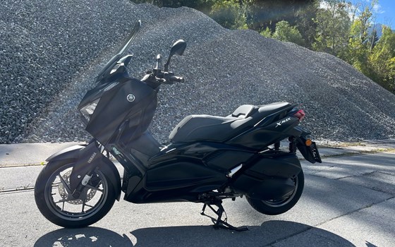 Gebrauchtmotorrad Yamaha XMAX 300 Tech MAX - Bild 1 Gebrauchtmotorrad Yamaha XMAX 300 Tech MAX - Bild 1