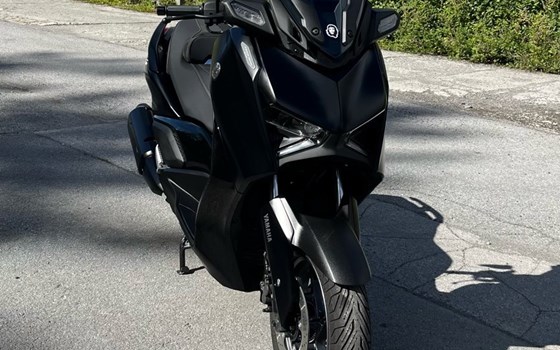 Gebrauchtmotorrad Yamaha XMAX 300 Tech MAX - Bild 12 Gebrauchtmotorrad Yamaha XMAX 300 Tech MAX - Bild 12