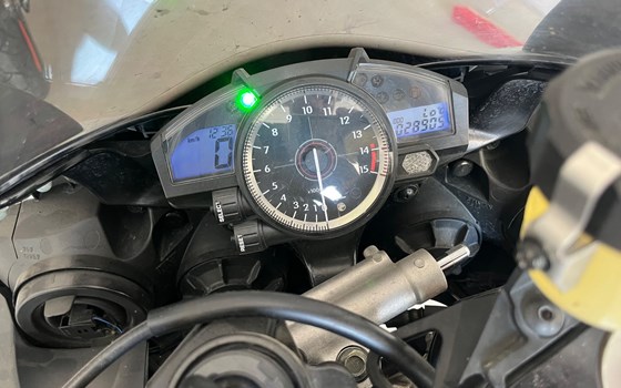 Gebrauchtmotorrad Yamaha R1 - Bild 2 Gebrauchtmotorrad Yamaha R1 - Bild 2
