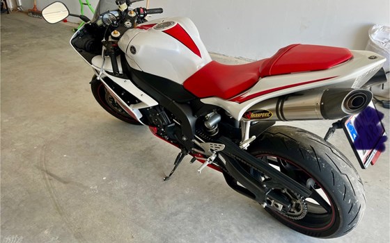 Gebrauchtmotorrad Yamaha R1 - Bild 3 Gebrauchtmotorrad Yamaha R1 - Bild 3