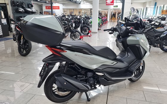 Gebrauchtmotorrad Honda Forza 350 - Bild 2 Gebrauchtmotorrad Honda Forza 350 - Bild 2