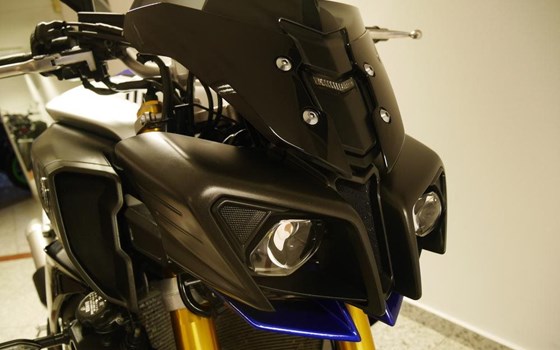 Gebrauchtmotorrad Yamaha MT-10 SP - Bild 3 Gebrauchtmotorrad Yamaha MT-10 SP - Bild 3